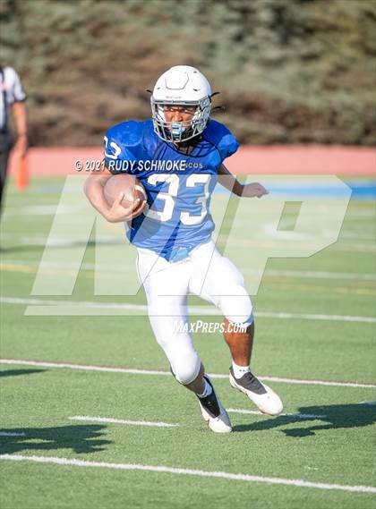 Thumbnail 3 in JV: Rancho Bernardo vs Grossmont photogallery.