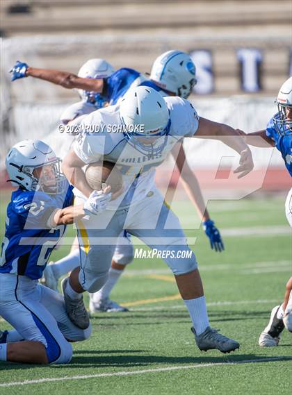Thumbnail 1 in JV: Rancho Bernardo vs Grossmont photogallery.