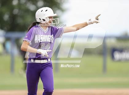 Thumbnail 2 in Fowler vs. Washington Union (CIF CS D4 Final) photogallery.