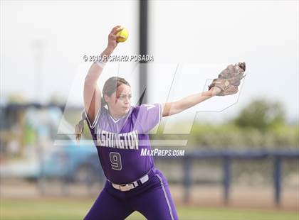 Thumbnail 2 in Fowler vs. Washington Union (CIF CS D4 Final) photogallery.