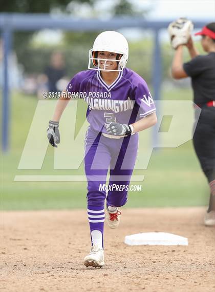 Thumbnail 3 in Fowler vs. Washington Union (CIF CS D4 Final) photogallery.