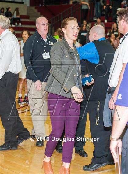 Thumbnail 1 in Pinewood vs. Archbishop Mitty (CIF CCS Open Division Final) photogallery.