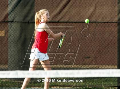 Thumbnail 1 in Lassiter vs. Cherokee  photogallery.