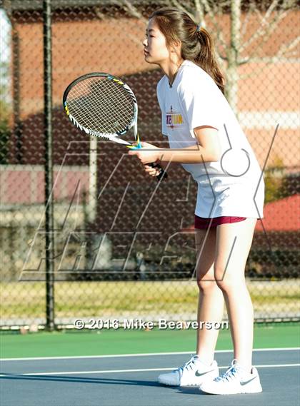 Thumbnail 2 in Lassiter vs. Cherokee  photogallery.