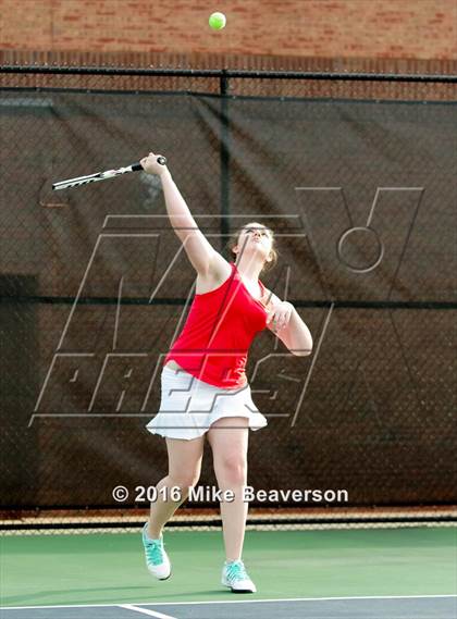 Thumbnail 2 in Lassiter vs. Cherokee  photogallery.