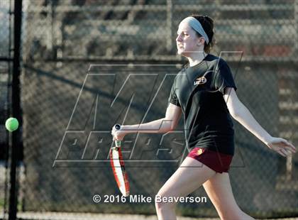 Thumbnail 3 in Lassiter vs. Cherokee  photogallery.