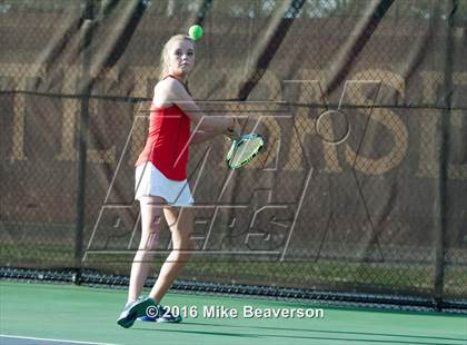 Thumbnail 2 in Lassiter vs. Cherokee  photogallery.