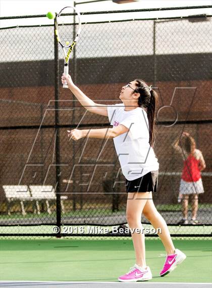 Thumbnail 3 in Lassiter vs. Cherokee  photogallery.