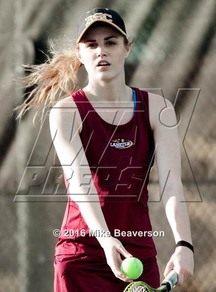 Thumbnail 2 in Lassiter vs. Cherokee  photogallery.