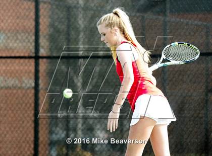 Thumbnail 3 in Lassiter vs. Cherokee  photogallery.