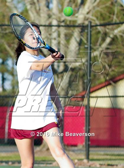 Thumbnail 1 in Lassiter vs. Cherokee  photogallery.