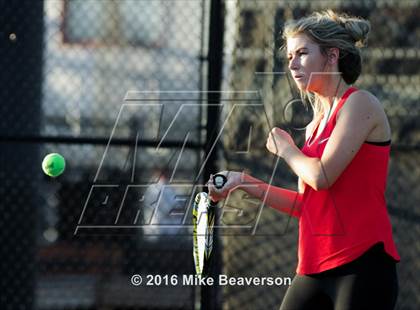Thumbnail 2 in Lassiter vs. Cherokee  photogallery.