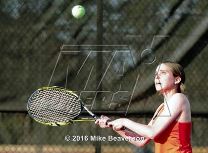 Thumbnail 2 in Lassiter vs. Cherokee  photogallery.