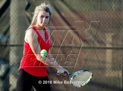 Thumbnail 3 in Lassiter vs. Cherokee  photogallery.