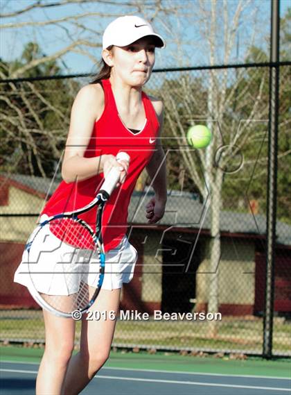 Thumbnail 2 in Lassiter vs. Cherokee  photogallery.