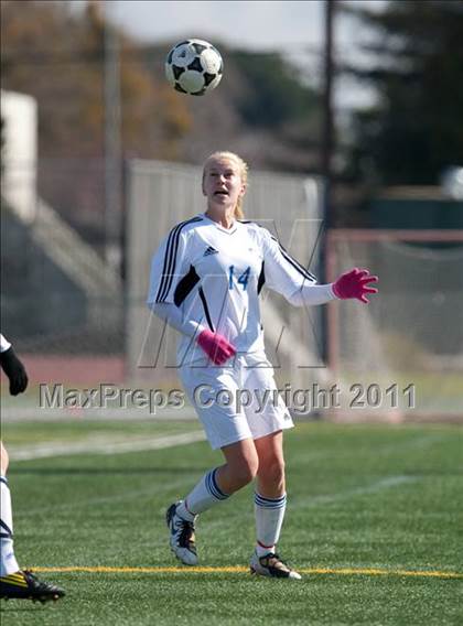 Thumbnail 2 in Davis vs. St. Francis (California Classic) photogallery.