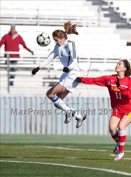 Thumbnail 3 in Davis vs. St. Francis (California Classic) photogallery.
