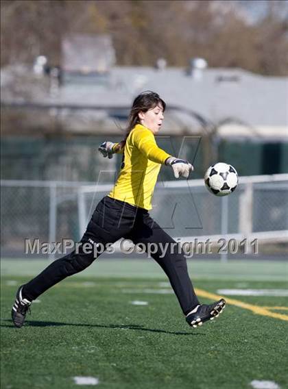 Thumbnail 2 in Davis vs. St. Francis (California Classic) photogallery.