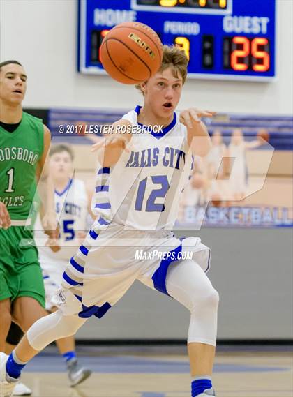 Thumbnail 2 in Woodsboro @ Falls City photogallery.