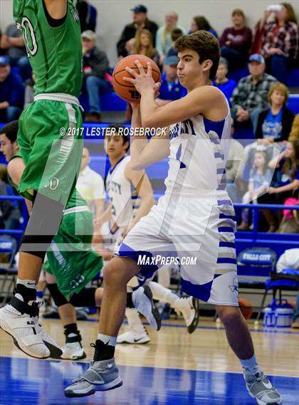 Thumbnail 3 in Woodsboro @ Falls City photogallery.