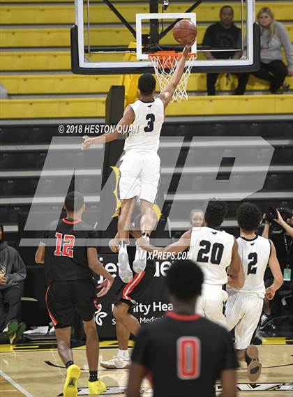Thumbnail 2 in Etiwanda vs Sierra Canyon (CIF State SoCal Regional Open Final) photogallery.