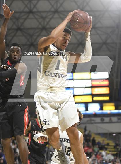 Thumbnail 1 in Etiwanda vs Sierra Canyon (CIF State SoCal Regional Open Final) photogallery.