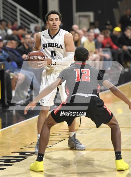 Thumbnail 3 in Etiwanda vs Sierra Canyon (CIF State SoCal Regional Open Final) photogallery.