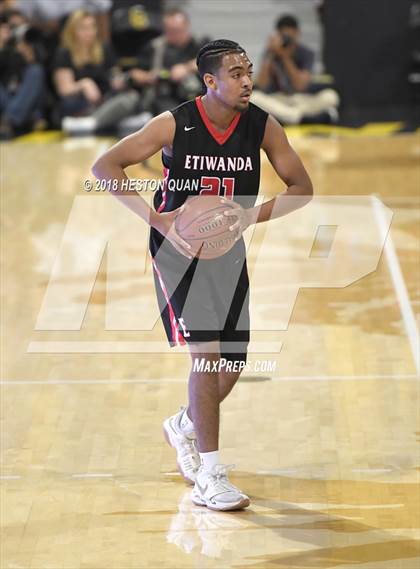 Thumbnail 2 in Etiwanda vs Sierra Canyon (CIF State SoCal Regional Open Final) photogallery.