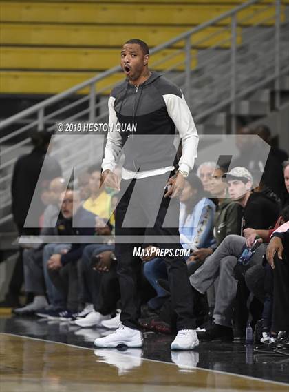 Thumbnail 2 in Etiwanda vs Sierra Canyon (CIF State SoCal Regional Open Final) photogallery.