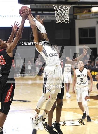 Thumbnail 2 in Etiwanda vs Sierra Canyon (CIF State SoCal Regional Open Final) photogallery.
