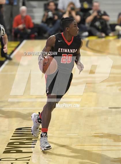 Thumbnail 3 in Etiwanda vs Sierra Canyon (CIF State SoCal Regional Open Final) photogallery.