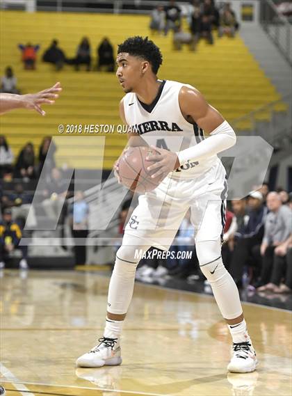 Thumbnail 3 in Etiwanda vs Sierra Canyon (CIF State SoCal Regional Open Final) photogallery.