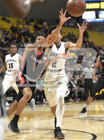Thumbnail 3 in Etiwanda vs Sierra Canyon (CIF State SoCal Regional Open Final) photogallery.