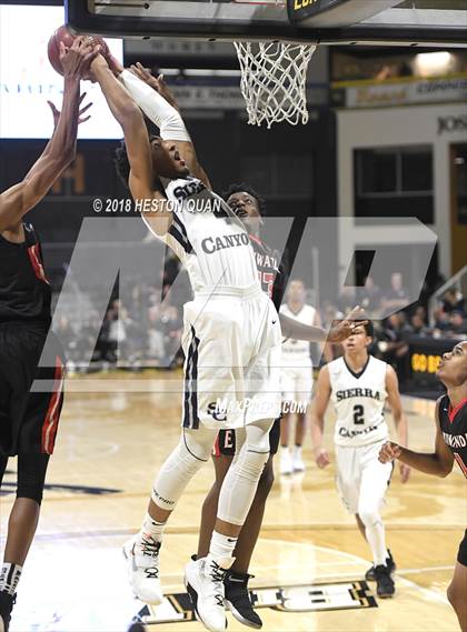 Thumbnail 3 in Etiwanda vs Sierra Canyon (CIF State SoCal Regional Open Final) photogallery.
