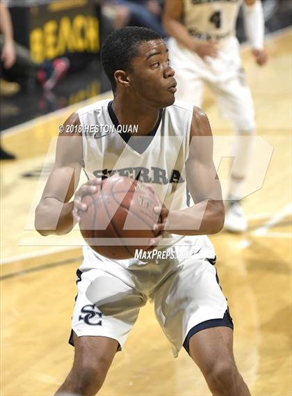 Thumbnail 1 in Etiwanda vs Sierra Canyon (CIF State SoCal Regional Open Final) photogallery.