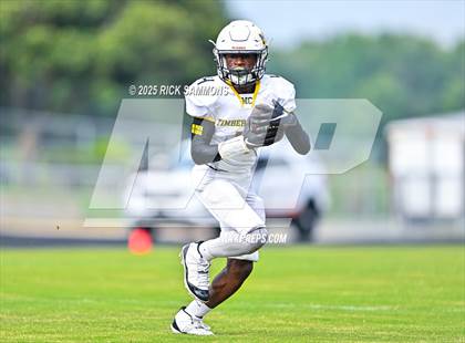 Thumbnail 2 in Montgomery Central at Forest Hills (Scrimmage) photogallery.