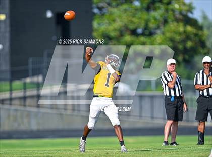 Thumbnail 2 in Montgomery Central at Forest Hills (Scrimmage) photogallery.