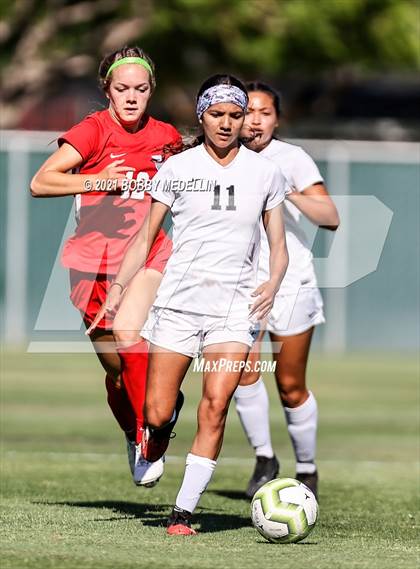 Thumbnail 2 in Stockdale @ Buchanan (CIF CS Semifinal) photogallery.