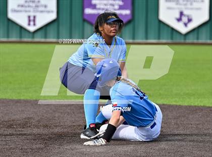 Thumbnail 2 in Hooks vs. Pine Tree (Hallsville Ladycat Classic) photogallery.