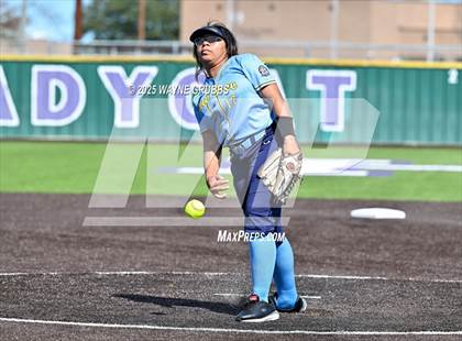 Thumbnail 3 in Hooks vs. Pine Tree (Hallsville Ladycat Classic) photogallery.