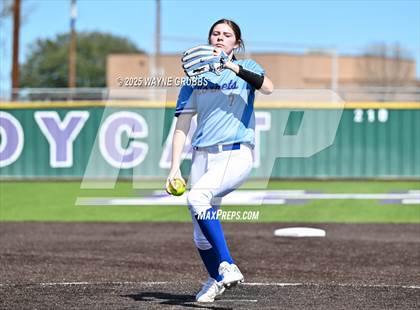 Thumbnail 2 in Hooks vs. Pine Tree (Hallsville Ladycat Classic) photogallery.
