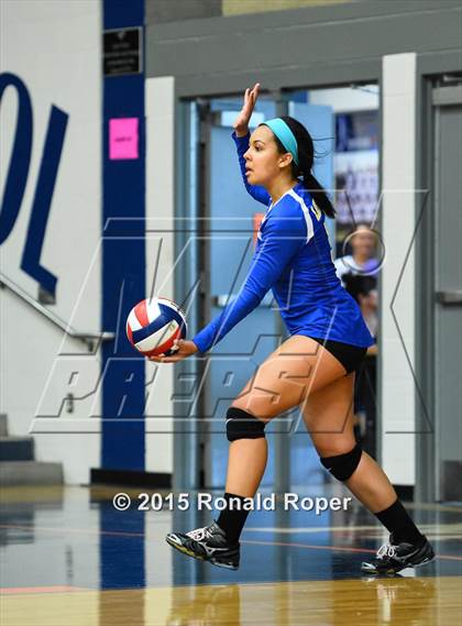 Thumbnail 2 in Rains vs. Lakeview Centennial photogallery.