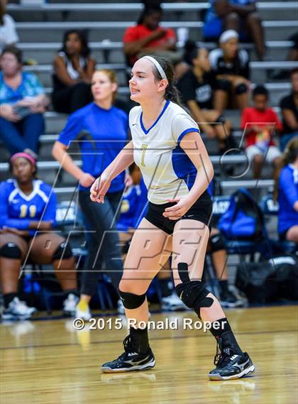 Thumbnail 2 in Rains vs. Lakeview Centennial photogallery.
