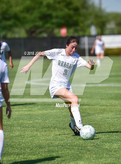Thumbnail 3 in Vandegrift vs Reagan [Ronald] (Class 6A Region 4 Bi District) photogallery.