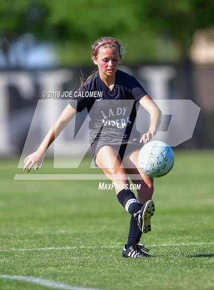 Thumbnail 3 in Vandegrift vs Reagan [Ronald] (Class 6A Region 4 Bi District) photogallery.