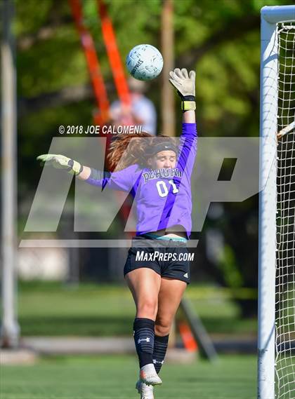 Thumbnail 3 in Vandegrift vs Reagan [Ronald] (Class 6A Region 4 Bi District) photogallery.