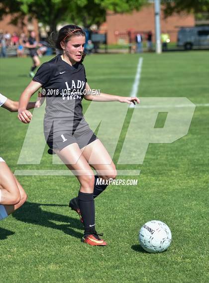 Thumbnail 3 in Vandegrift vs Reagan [Ronald] (Class 6A Region 4 Bi District) photogallery.