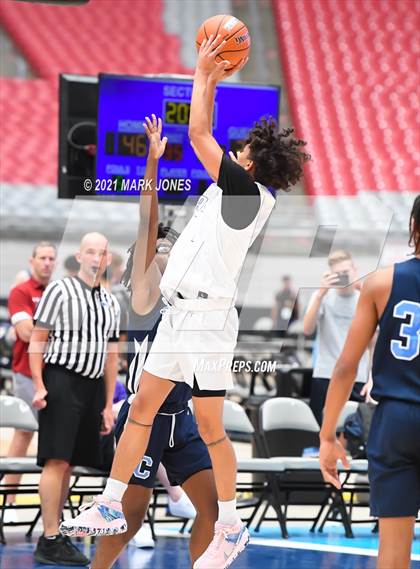 Thumbnail 3 in Compton vs. Mesquite - Section 7 Basketball Tournament photogallery.