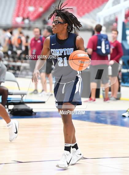 Thumbnail 2 in Compton vs. Mesquite - Section 7 Basketball Tournament photogallery.