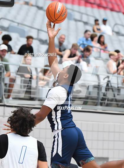 Thumbnail 1 in Compton vs. Mesquite - Section 7 Basketball Tournament photogallery.